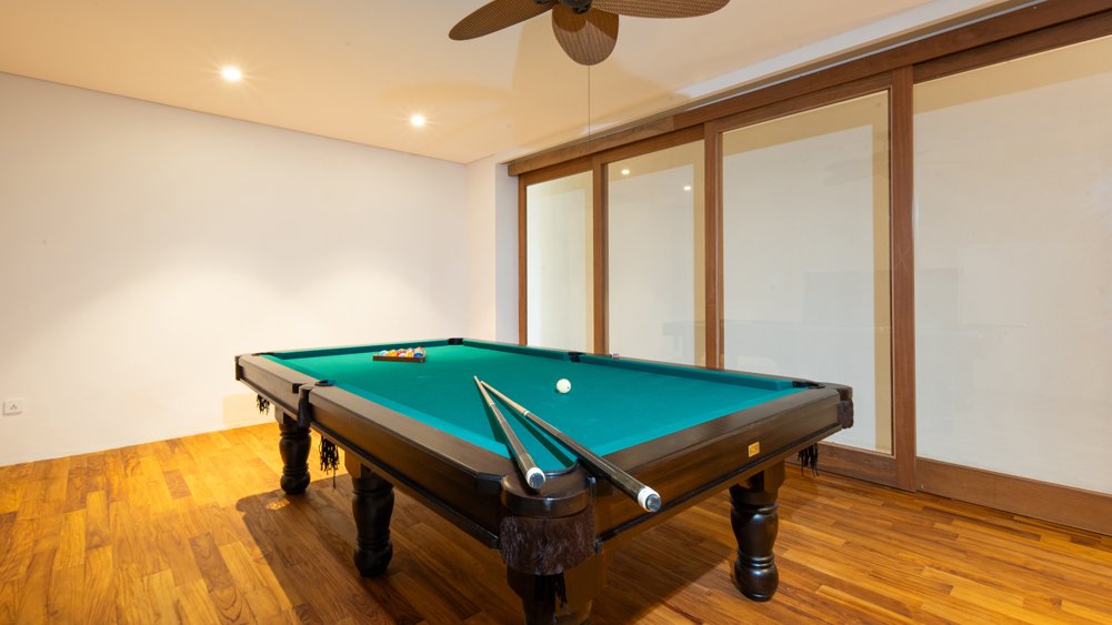 Elite Havens - The Atma Bali - Entertainment room with pool table